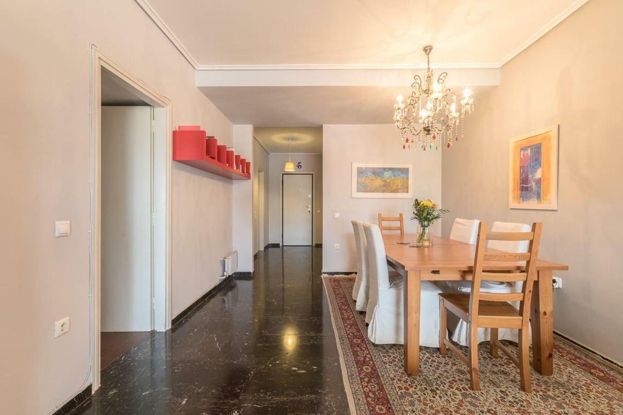 Spacious & Modern Flat In Heart Of Atena Exterior foto