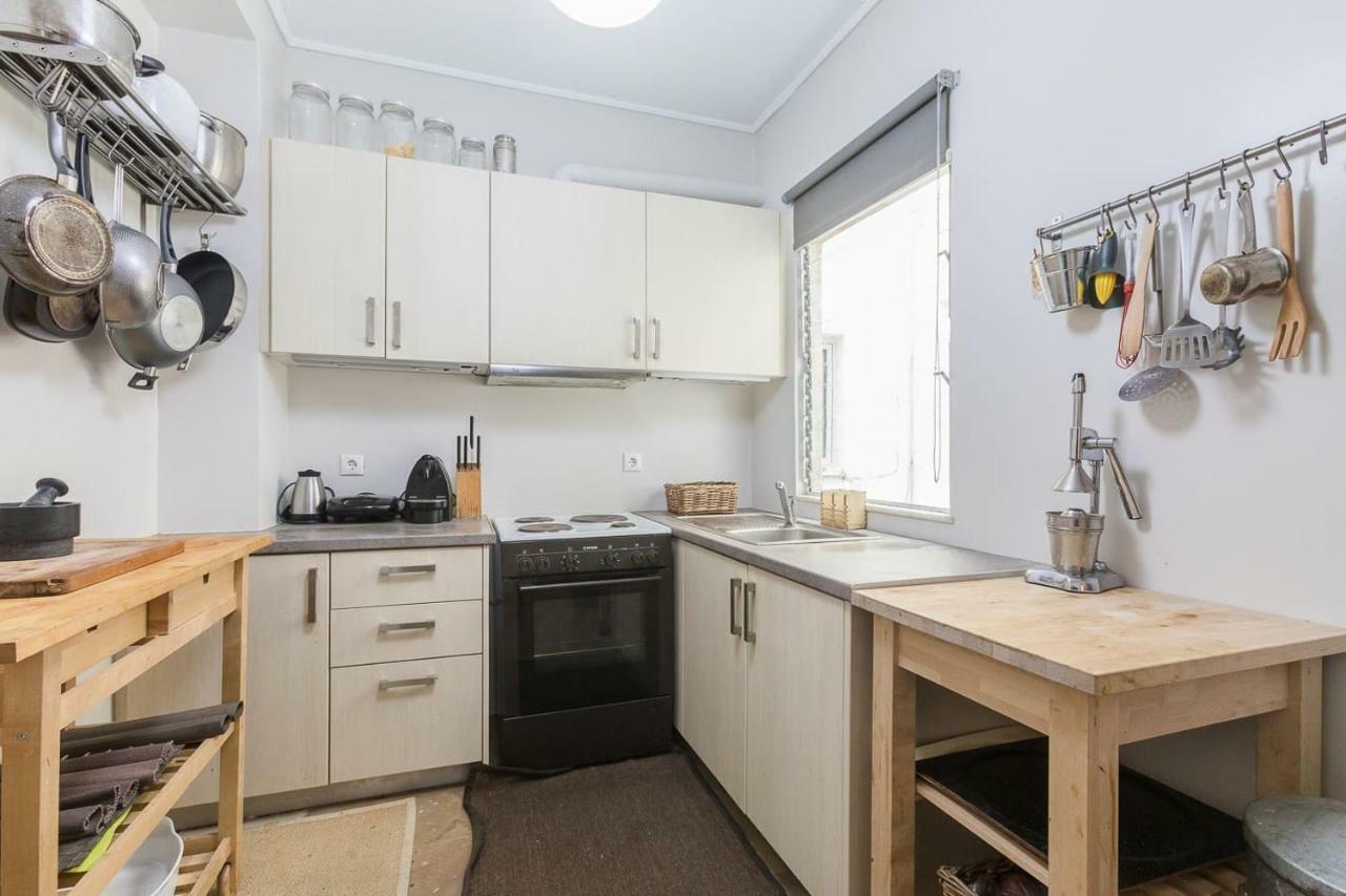 Spacious & Modern Flat In Heart Of Atena Exterior foto